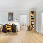Апартаменты On The Upper Floor